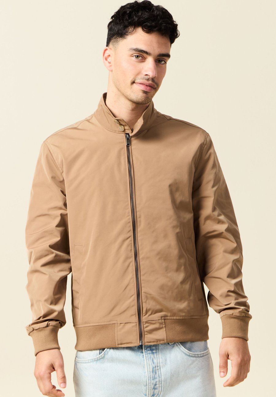 Куртка BONOBO Jeans Bomber Jacket, Taupe
Куртка BONOBO Jeans Bomber Jacket, Taupe