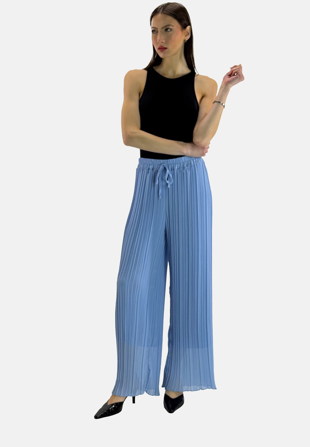 Брюки Elara, светло-голубой
Брюки Elara, светло-голубой