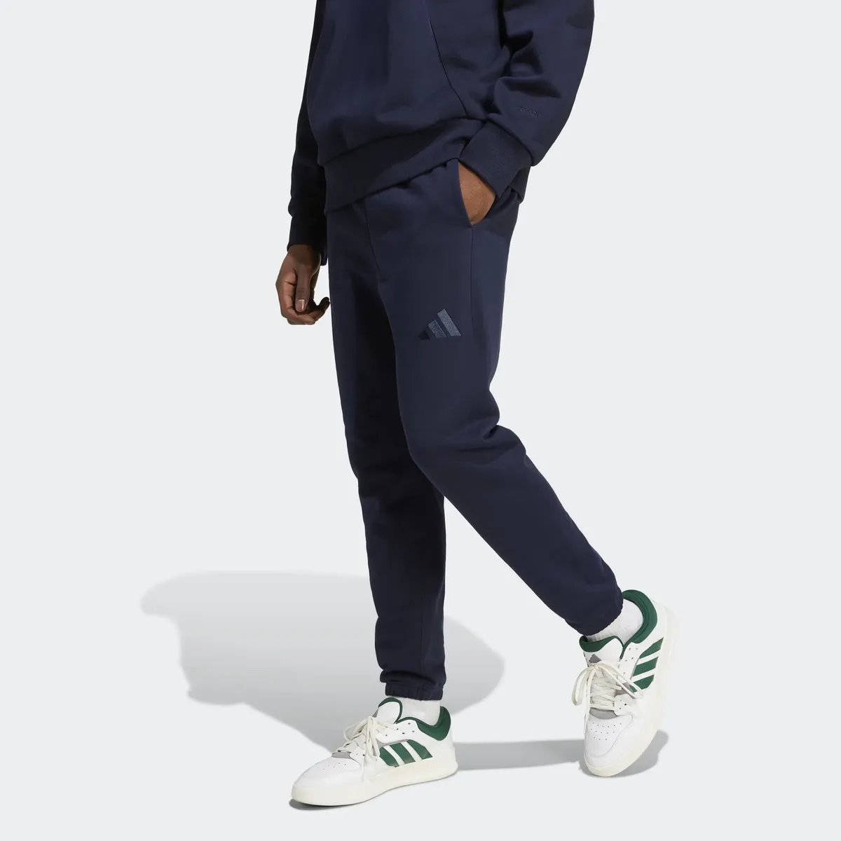 Спортивные брюки Adidas Sportswear "M A SZN FL R PT " (1 шт.), цвет Legend Ink
Спортивные брюки Adidas Sportswear "M A SZN FL R PT " (1 шт.), цвет Legend Ink