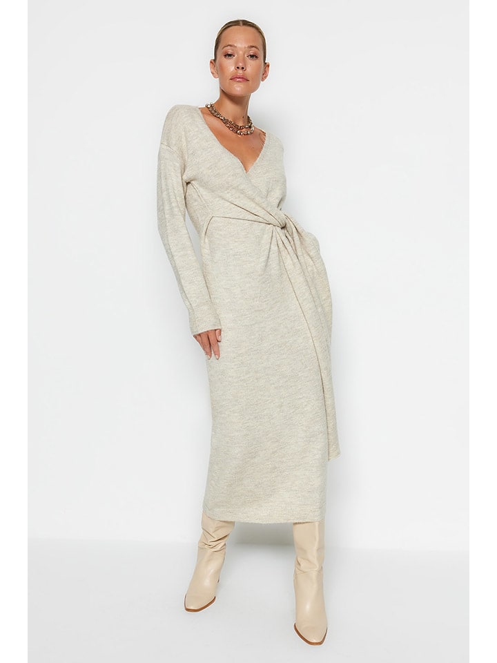 Длинное платье trendyol, песочный
Длинное платье trendyol, песочный