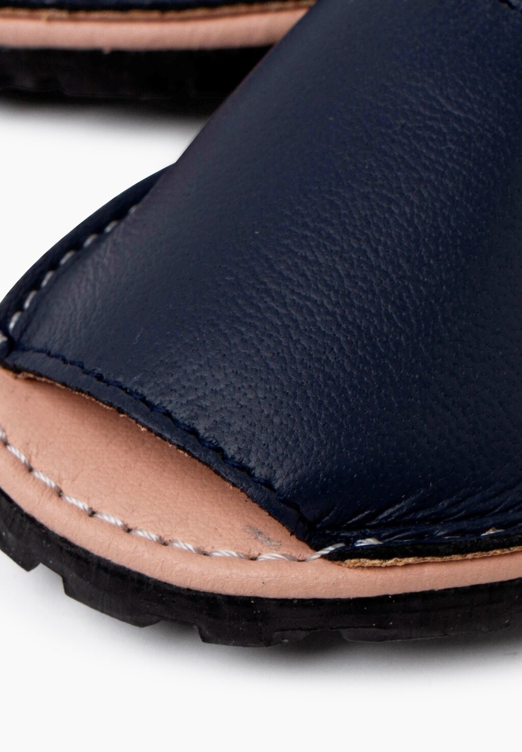 Сандалии с ремешками Pisamonas, синий металлик
Сандалии с ремешками Pisamonas, синий металлик