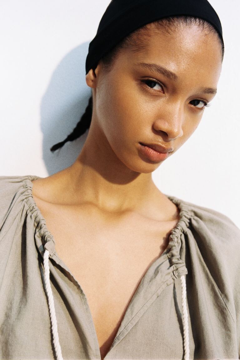 Блуза-Слип из смеси льна H&M, бежевый
Блуза-Слип из смеси льна H&M, бежевый