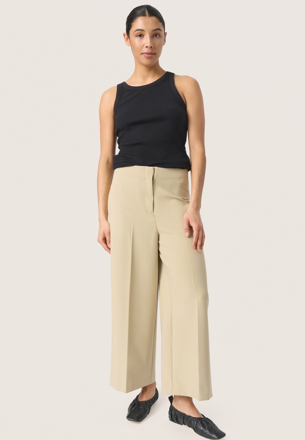 Тканевые брюки Soaked in Luxury, бежевый
Тканевые брюки Soaked in Luxury, бежевый