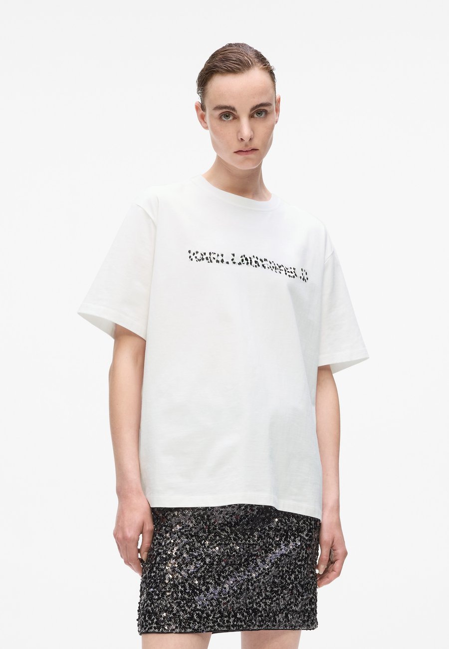 Футболка KARL LAGERFELD SNOW LEO OVERSIZED, White
Футболка KARL LAGERFELD SNOW LEO OVERSIZED, White