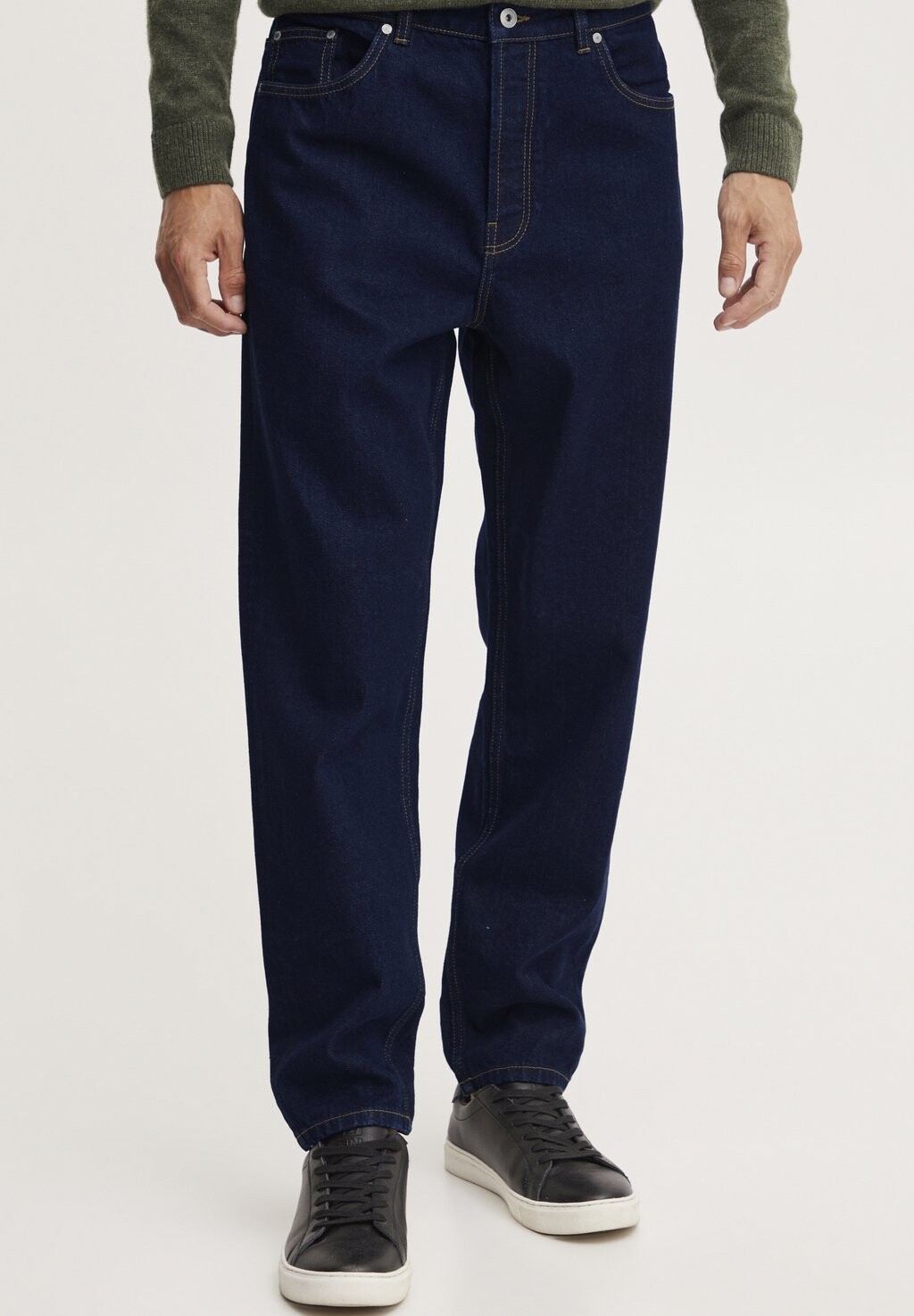 Джинсы-сигареты Dad Fit Solid, цвет dark blue denim
Джинсы-сигареты Dad Fit Solid, цвет dark blue denim