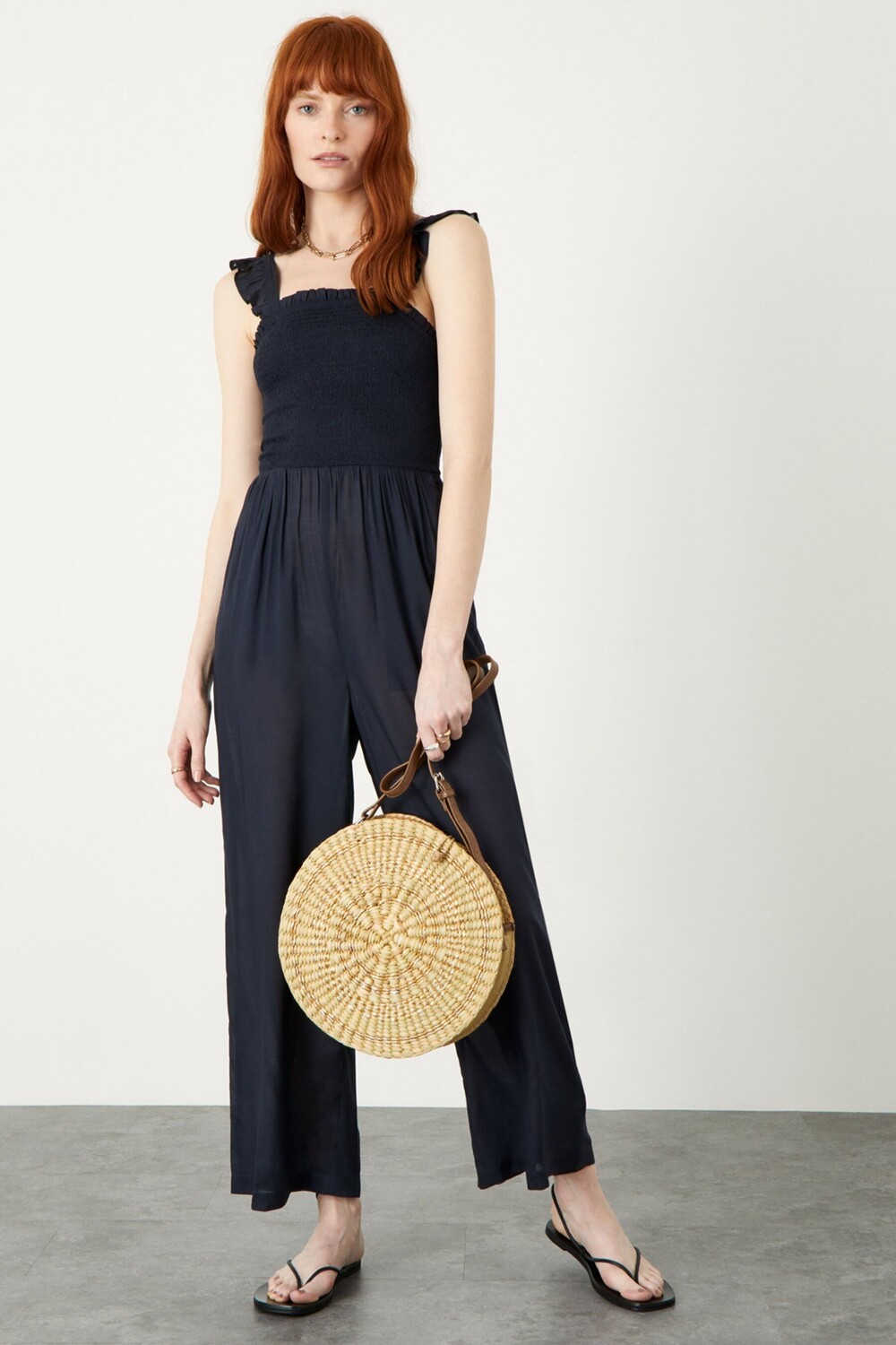 Комбинезон рубиново-синего цвета с рюшами Monsoon, синий
Комбинезон рубиново-синего цвета с рюшами Monsoon, синий