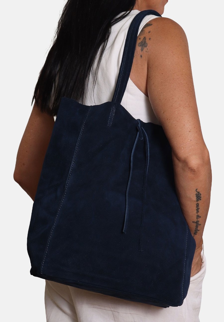 Сумка Chiara Ferretti SHOULDER, Navy/Blue
Сумка Chiara Ferretti SHOULDER, Navy/Blue