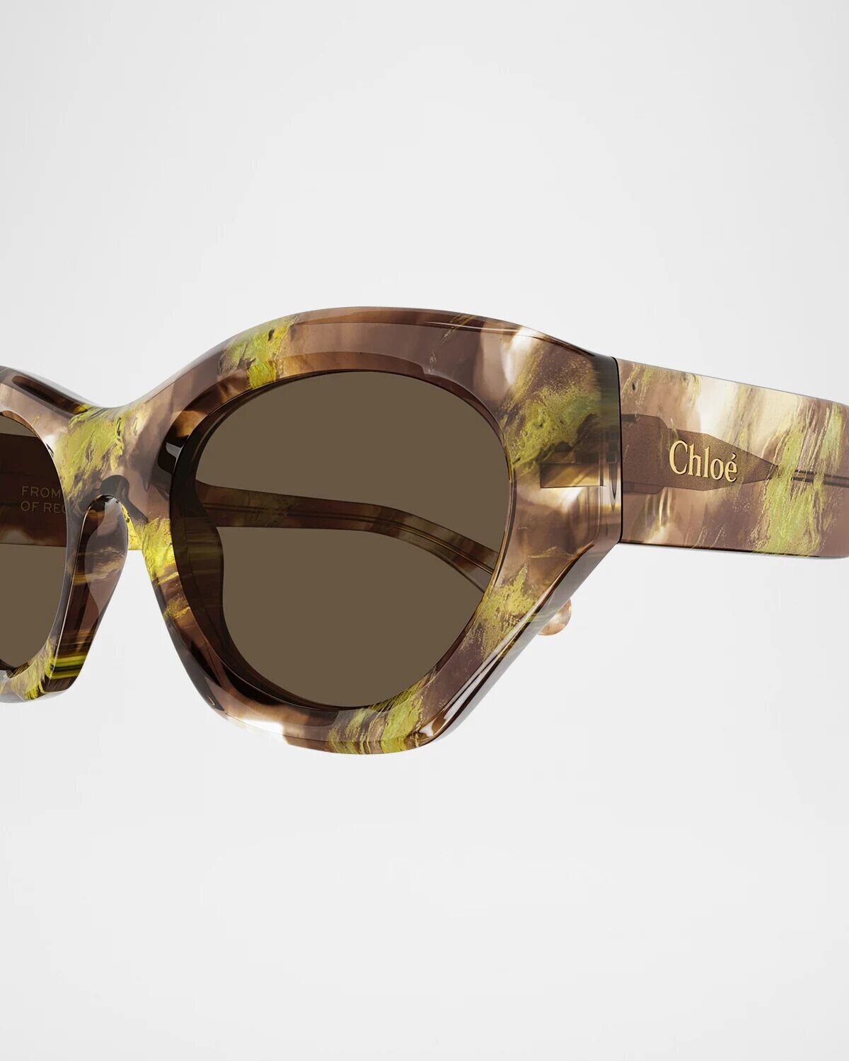 Солнцезащитные очки «кошачий глаз» из ацетата с логотипом Chloe, цвет Opal Gold
Солнцезащитные очки «кошачий глаз» из ацетата с логотипом Chloe, цвет Opal Gold