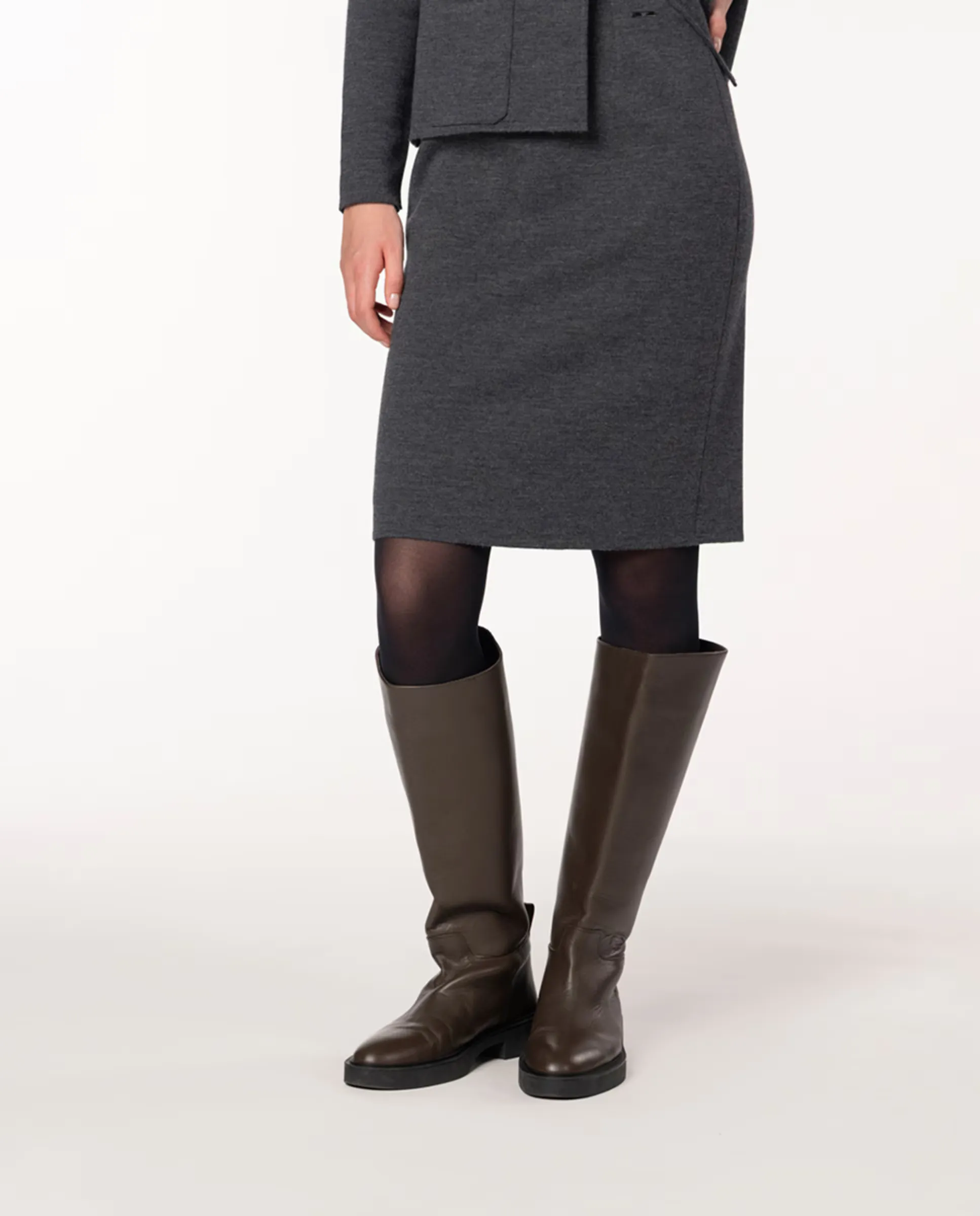 Юбка-карандаш из миланского трикотажа с эластичным поясом Naulover, темно-серый
Юбка-карандаш из миланского трикотажа с эластичным поясом Naulover, темно-серый