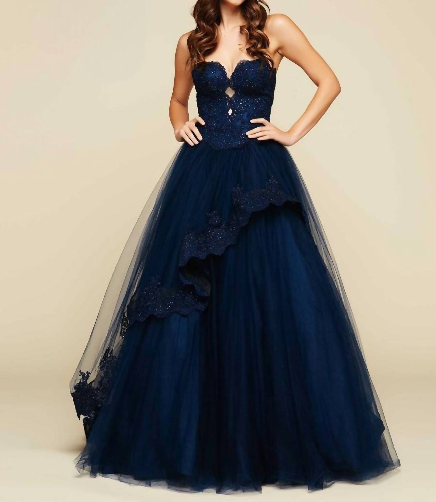 Бальное платье из тюля в темно-синем цвете Mac Duggal
Бальное платье из тюля в темно-синем цвете Mac Duggal
