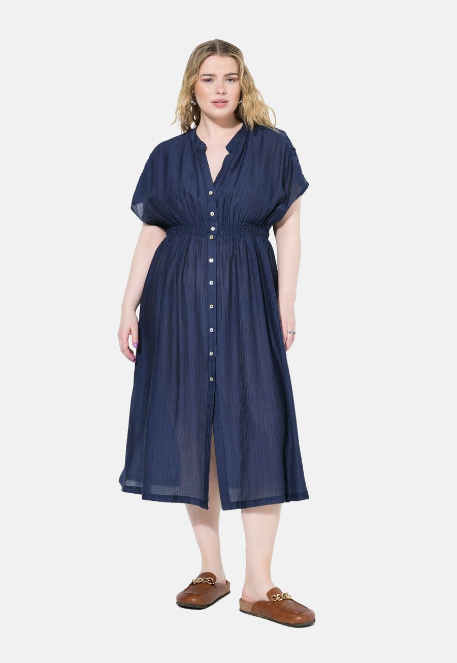 Платье Studio Untold TEXTURED BUTTON-DOWN CAP SLEEVE , Denim Blue/Blue Denim
Платье Studio Untold TEXTURED BUTTON-DOWN CAP SLEEVE , Denim Blue/Blue Denim
