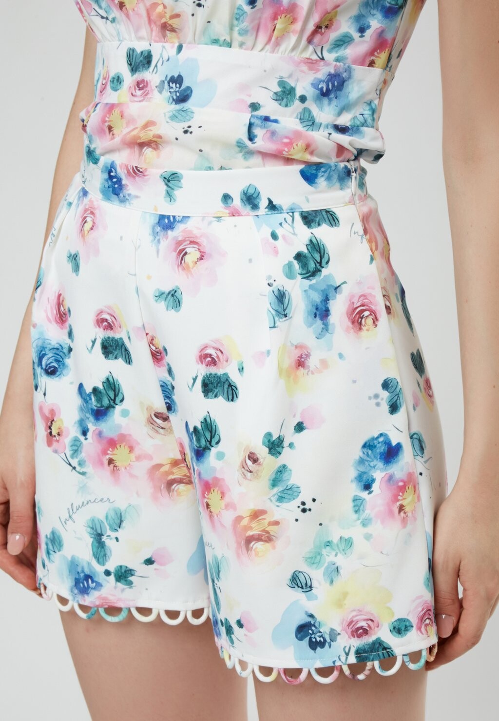 Шорты TRIMMED FLORAL INFLUENCER, мультиколор
Шорты TRIMMED FLORAL INFLUENCER, мультиколор