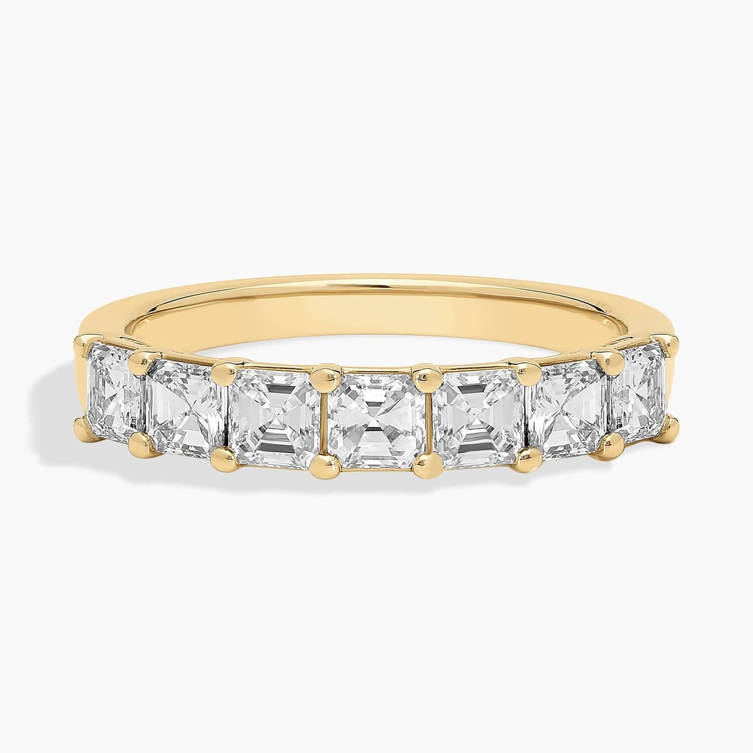 Кольцо с бриллиантами Asscher из 14-каратного желтого золота с семью камнями (1 карат, чистота - HI / SI1-SI2) Blue Nile
Кольцо с бриллиантами Asscher из 14-каратного желтого золота с семью камнями (1 карат, чистота - HI / SI1-SI2) Blue Nile