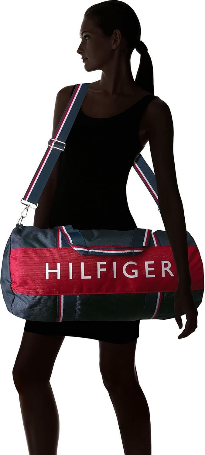 Мужская спортивная сумка с цветными блоками Tommy Hilfiger Patriot
Мужская спортивная сумка с цветными блоками Tommy Hilfiger Patriot