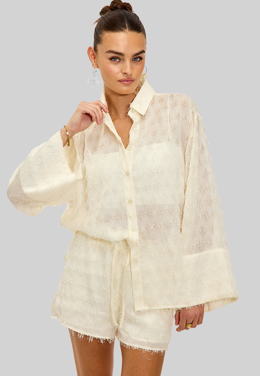Блуза LOAVIES Button-down blouse, Solid Offwhite/Off-White
Блуза LOAVIES Button-down blouse, Solid Offwhite/Off-White
