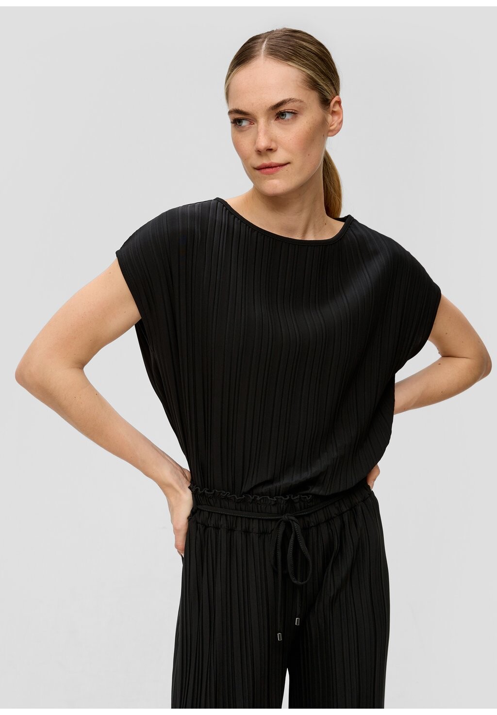 Базовая футболка RUNDHALSAUSSCHNITT s.Oliver BLACK LABEL, черный
Базовая футболка RUNDHALSAUSSCHNITT s.Oliver BLACK LABEL, черный