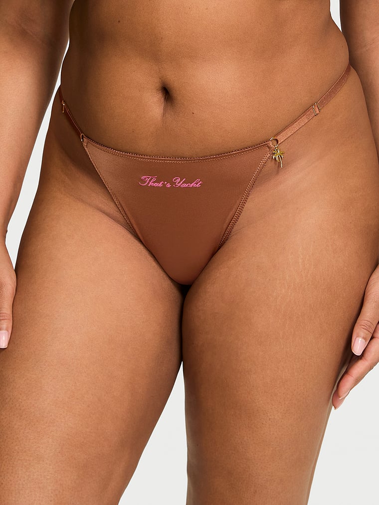 Гладкие очаровательные трусики-стринги с V-образным вырезом Very Sexy, smooth caramel
Гладкие очаровательные трусики-стринги с V-образным вырезом Very Sexy, smooth caramel