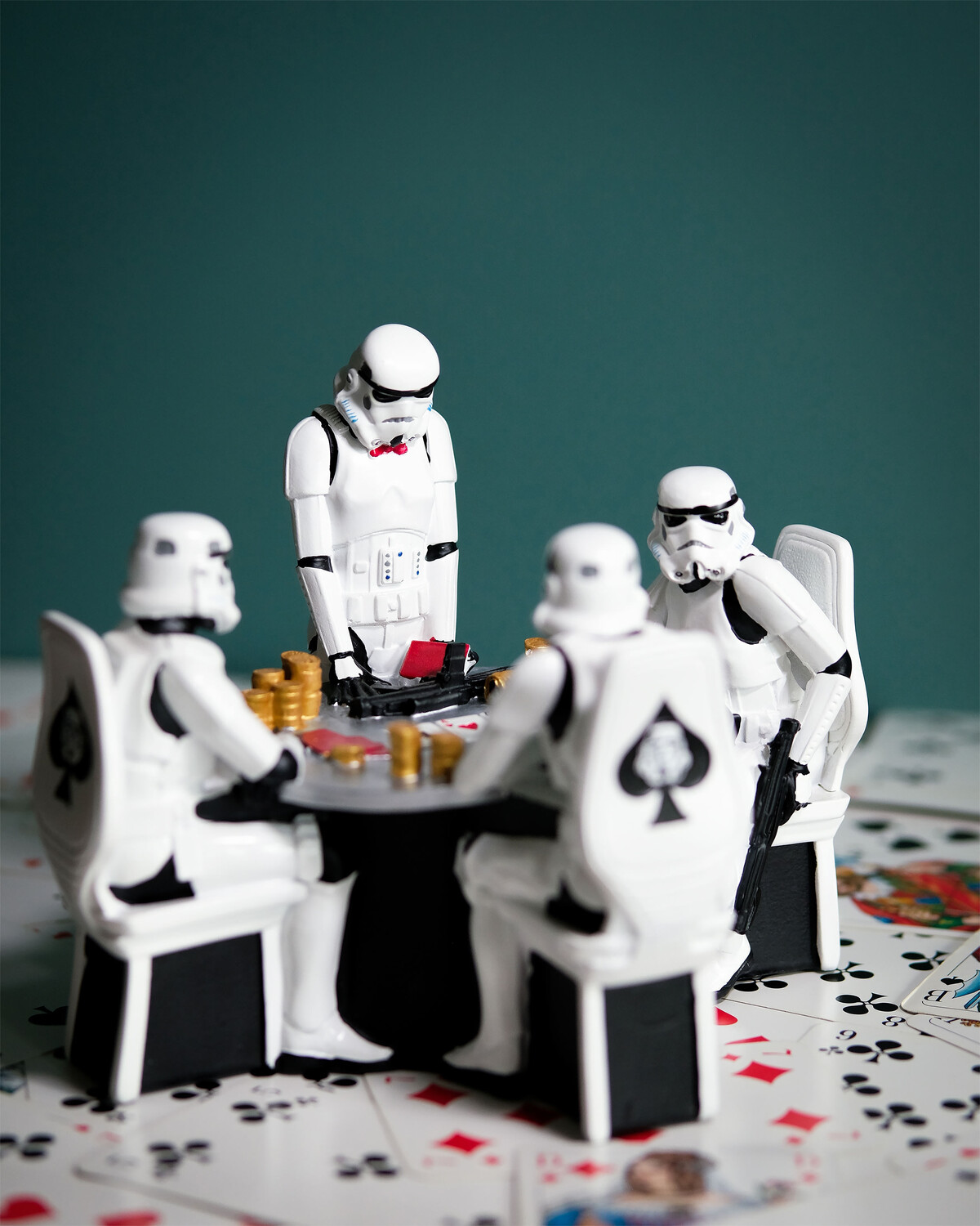 Оригинальная диорама штурмовика с покерным лицом
Оригинальная диорама штурмовика с покерным лицом