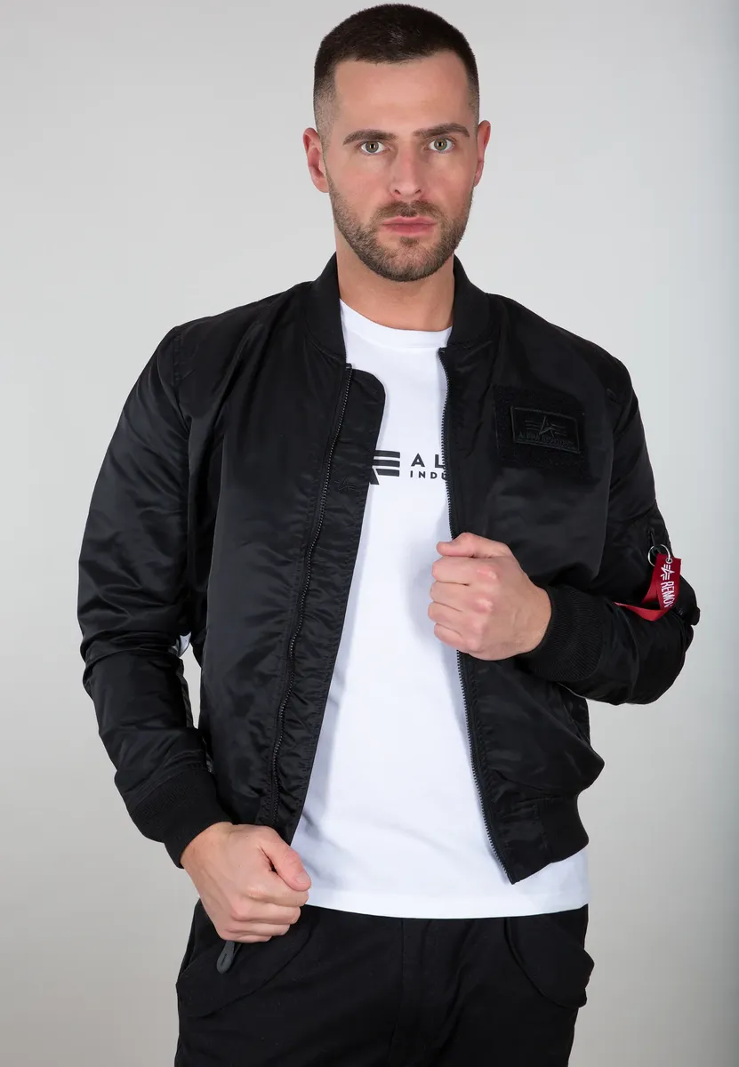 Куртка-бомбер Alpha Industries " Alpha Industries Мужчины - Куртки-бомберы MA-1 TT Custom", черный
Куртка-бомбер Alpha Industries " Alpha Industries Мужчины - Куртки-бомберы MA-1 TT Custom", черный