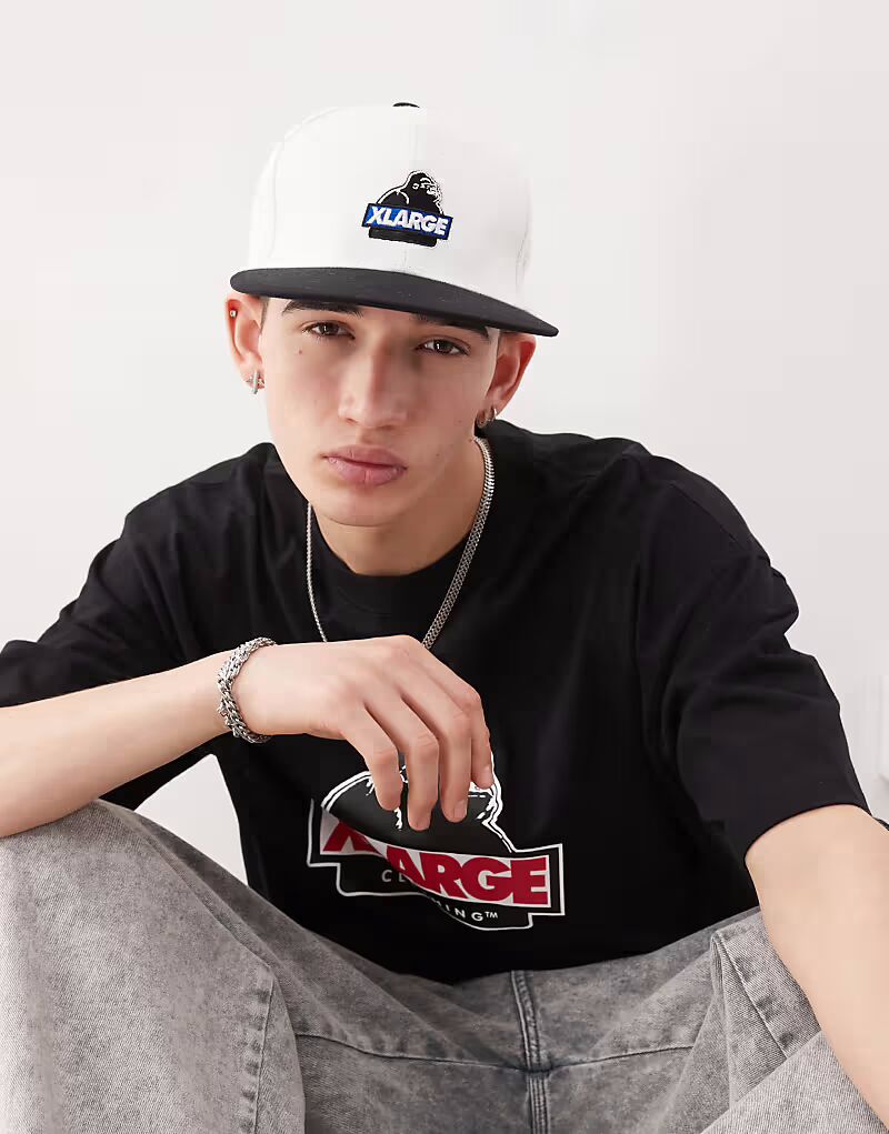 Большая кепка с наклонным логотипом OG и контрастным козырьком белого и черного цвета Xlarge
Большая кепка с наклонным логотипом OG и контрастным козырьком белого и черного цвета Xlarge