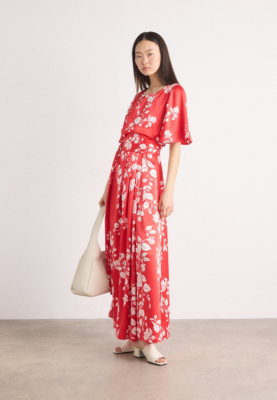Платье Marc Cain Maxi dress, Red
Платье Marc Cain Maxi dress, Red