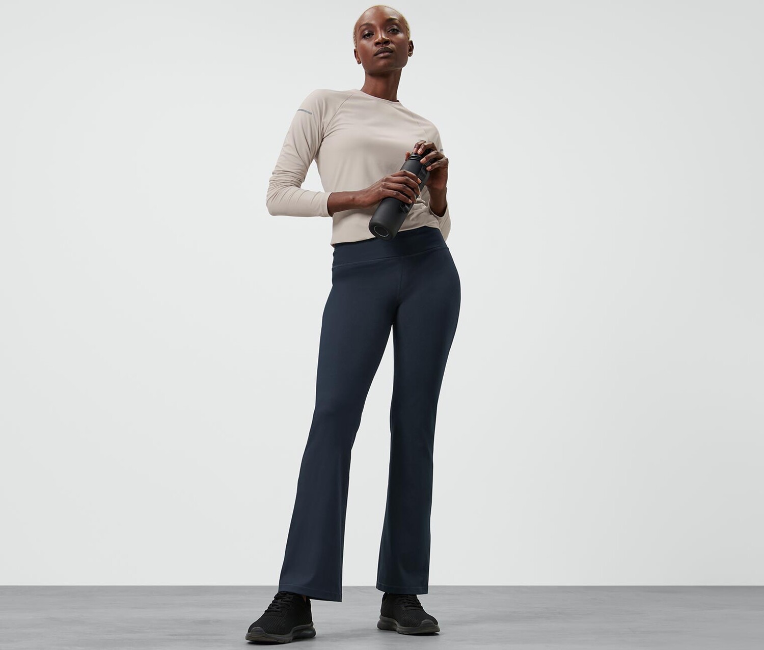 Спортивные брюки Tchibo клеш, темно-синий 
Спортивные брюки Tchibo клеш, темно-синий