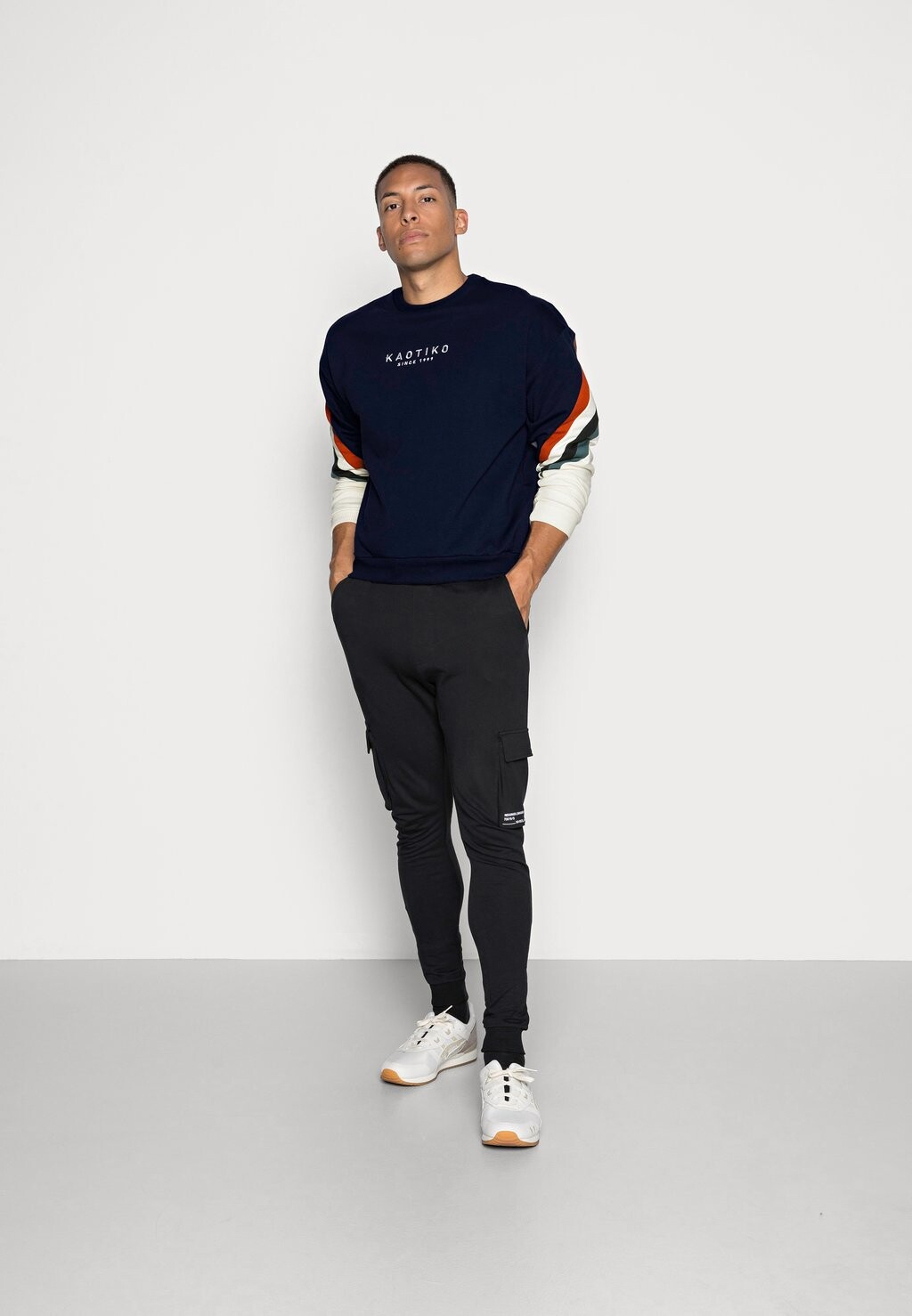 Толстовка УНИСЕКС Kaotiko, South Cap Walker
Толстовка УНИСЕКС Kaotiko, South Cap Walker