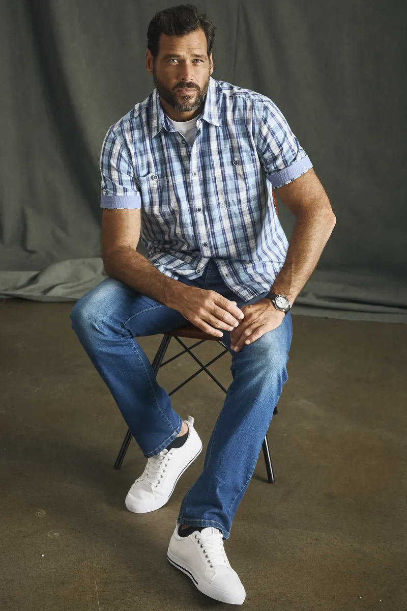 Мужская рубашка с коротким рукавом и нагрудными карманами Man'S World, цвет Hellblau- Weiss Kariert
Мужская рубашка с коротким рукавом и нагрудными карманами Man'S World, цвет Hellblau- Weiss Kariert