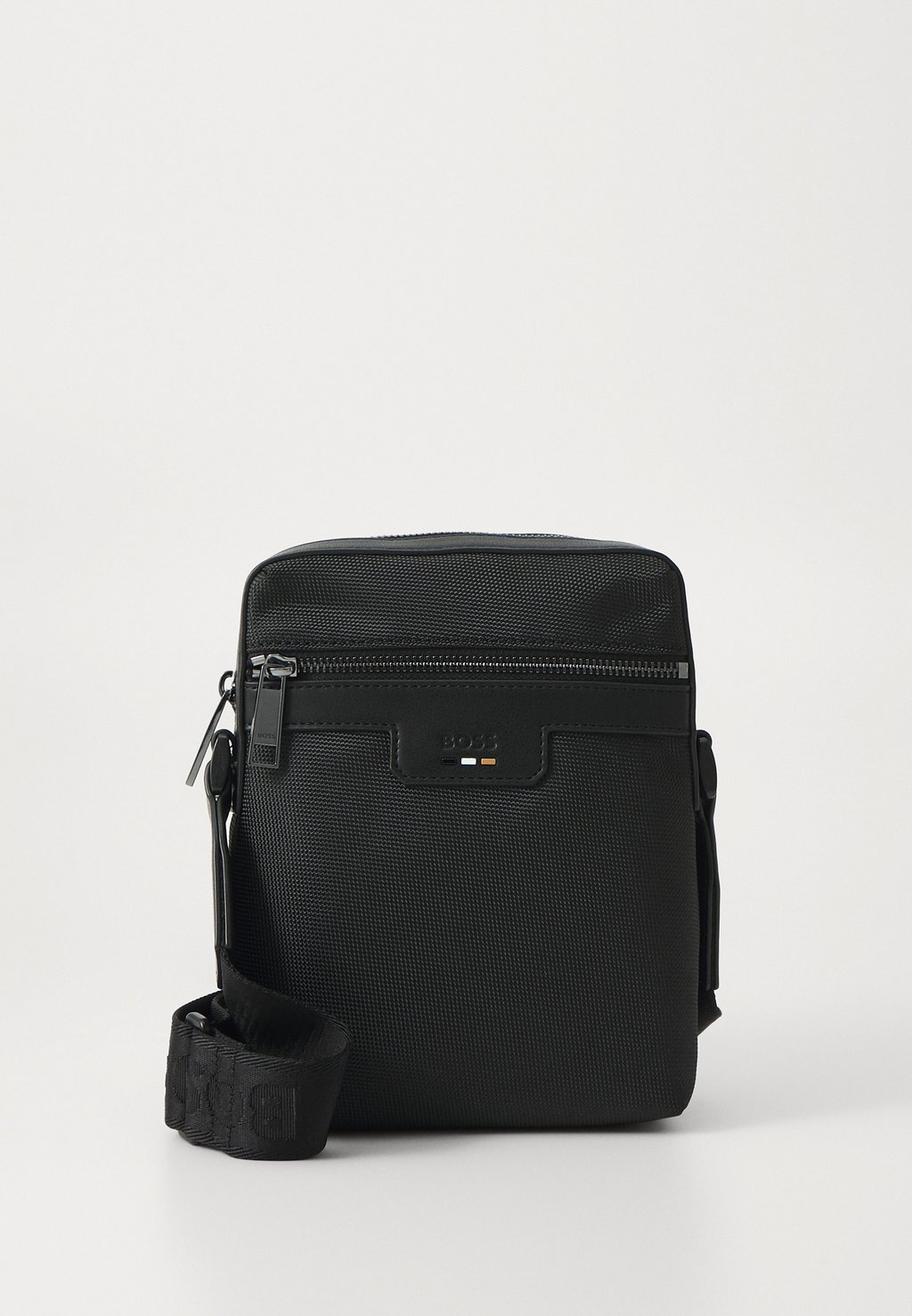 Сумка через плечо RAY ZIP BOSS, черный
Сумка через плечо RAY ZIP BOSS, черный