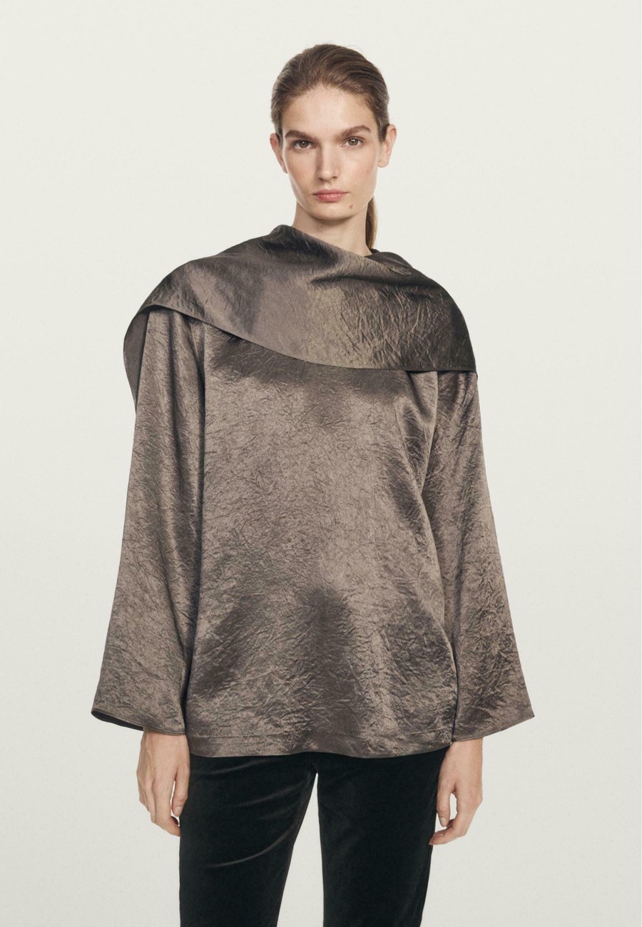 Блуза Massimo Dutti FLOWING WITH TIE DETAIL , Grey
Блуза Massimo Dutti FLOWING WITH TIE DETAIL , Grey