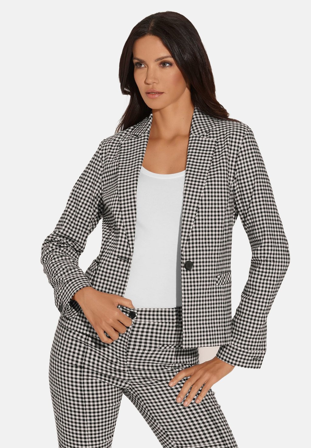 Блейзер MADELEINE, черный
Блейзер MADELEINE, черный