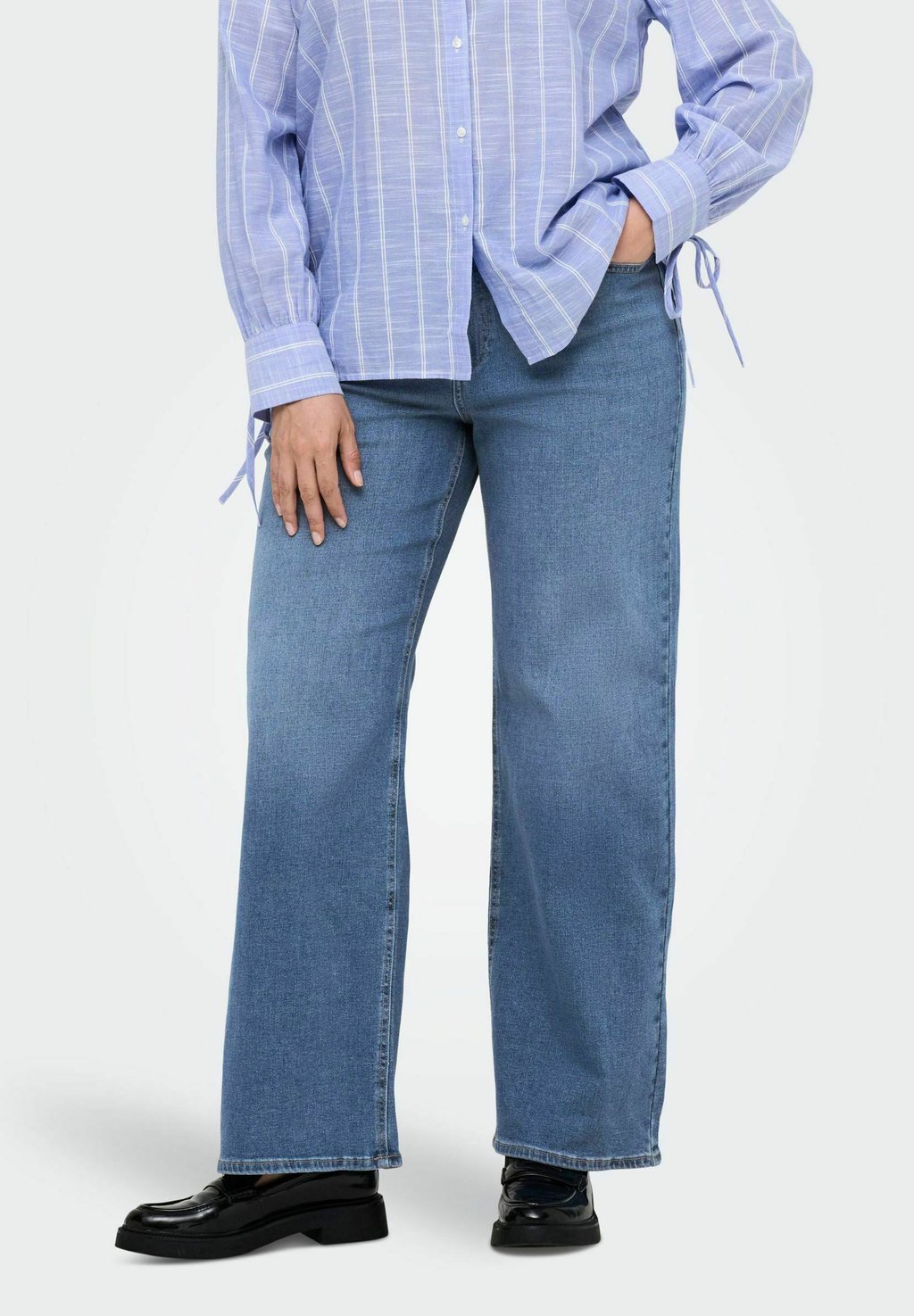 Расклешенные джинсы ONLY Carmakoma, цвет Light Blue Denim
Расклешенные джинсы ONLY Carmakoma, цвет Light Blue Denim