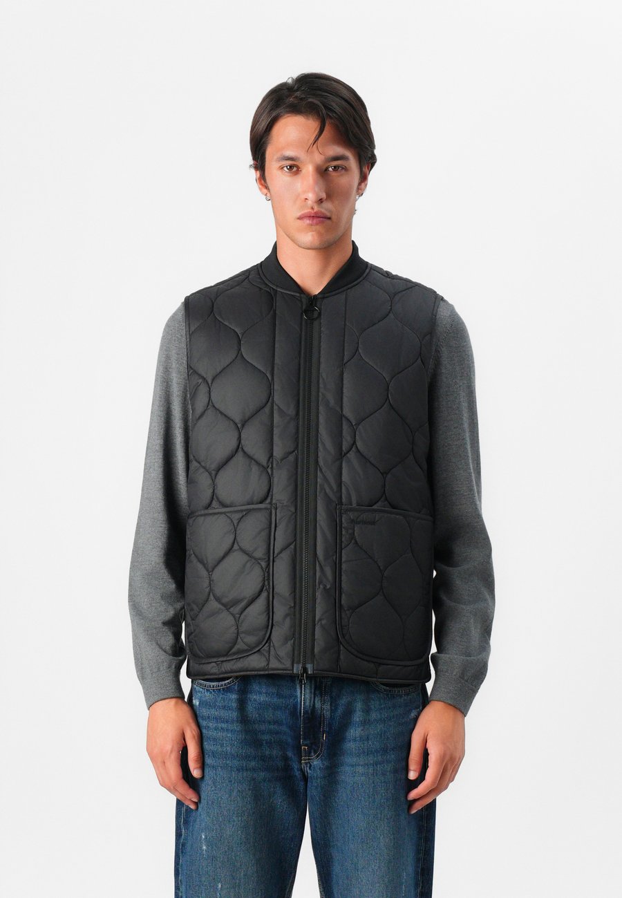 Куртка Barbour RE ENGINEERED UTILITY LIDDESDALE QUILTED, Black
Куртка Barbour RE ENGINEERED UTILITY LIDDESDALE QUILTED, Black