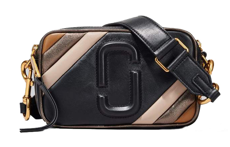 Сумка через плечо из коровьей кожи для фотоаппарата женская черная MARC JACOBS 
Сумка через плечо из коровьей кожи для фотоаппарата женская черная MARC JACOBS