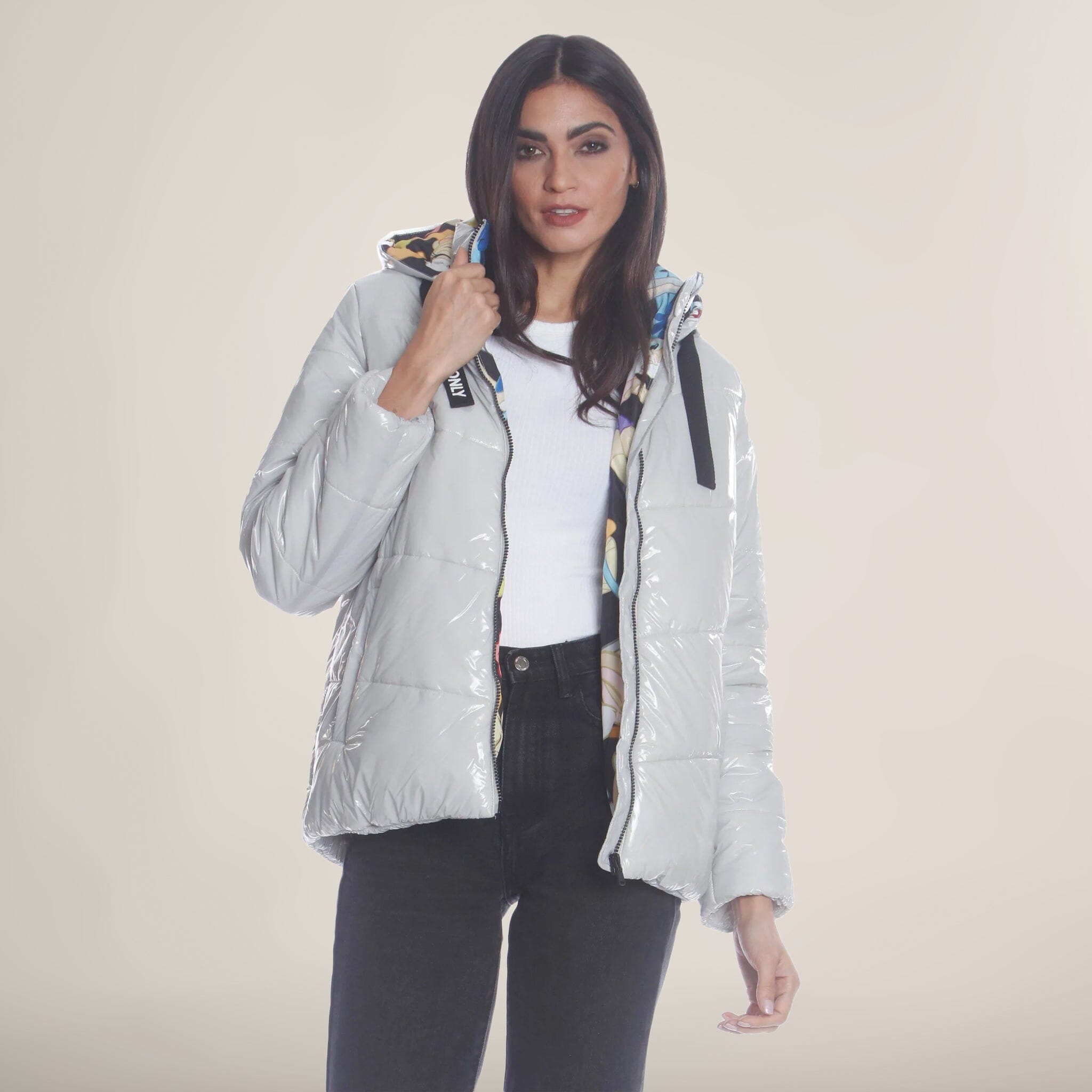 Женский стеганый пуховик Hi-Shine Chevron с подкладкой с принтом Looney Tunes Mashup Members Only, серебряный, Серебристый, Женский стеганый пуховик Hi-Shine Chevron с подкладкой с принтом Looney Tunes Mashup Members Only, серебряный
Женский стеганый пуховик Hi-Shine Chevron с подкладкой с принтом Looney Tunes Mashup Members Only, серебряный, Серебристый, Женский стеганый пуховик Hi-Shine Chevron с подкладкой с принтом Looney Tunes Mashup Members Only, серебряный