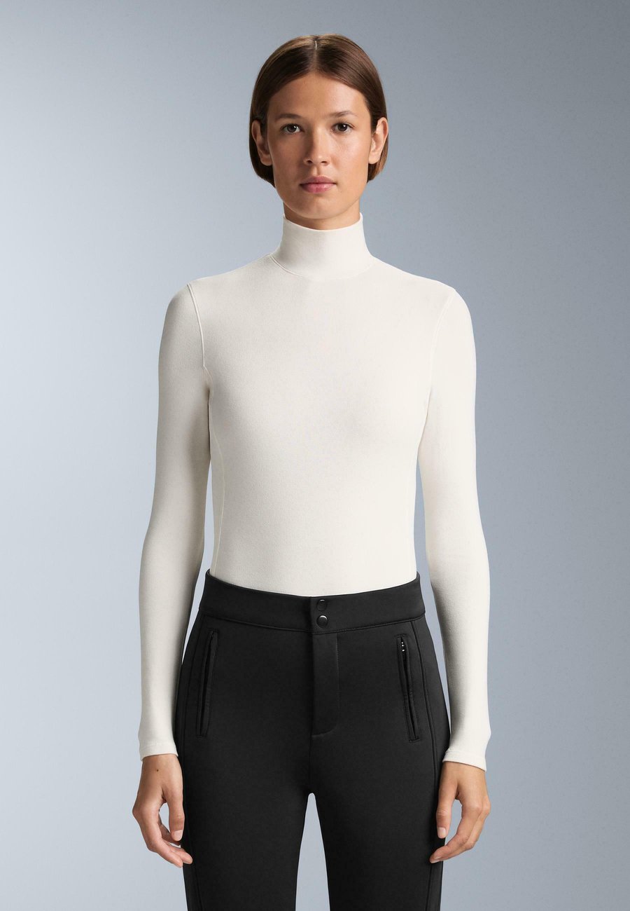 Топ OYSHO THERMAL BASE LAYER POLAR HIGH-NECK TOP, White
Топ OYSHO THERMAL BASE LAYER POLAR HIGH-NECK TOP, White