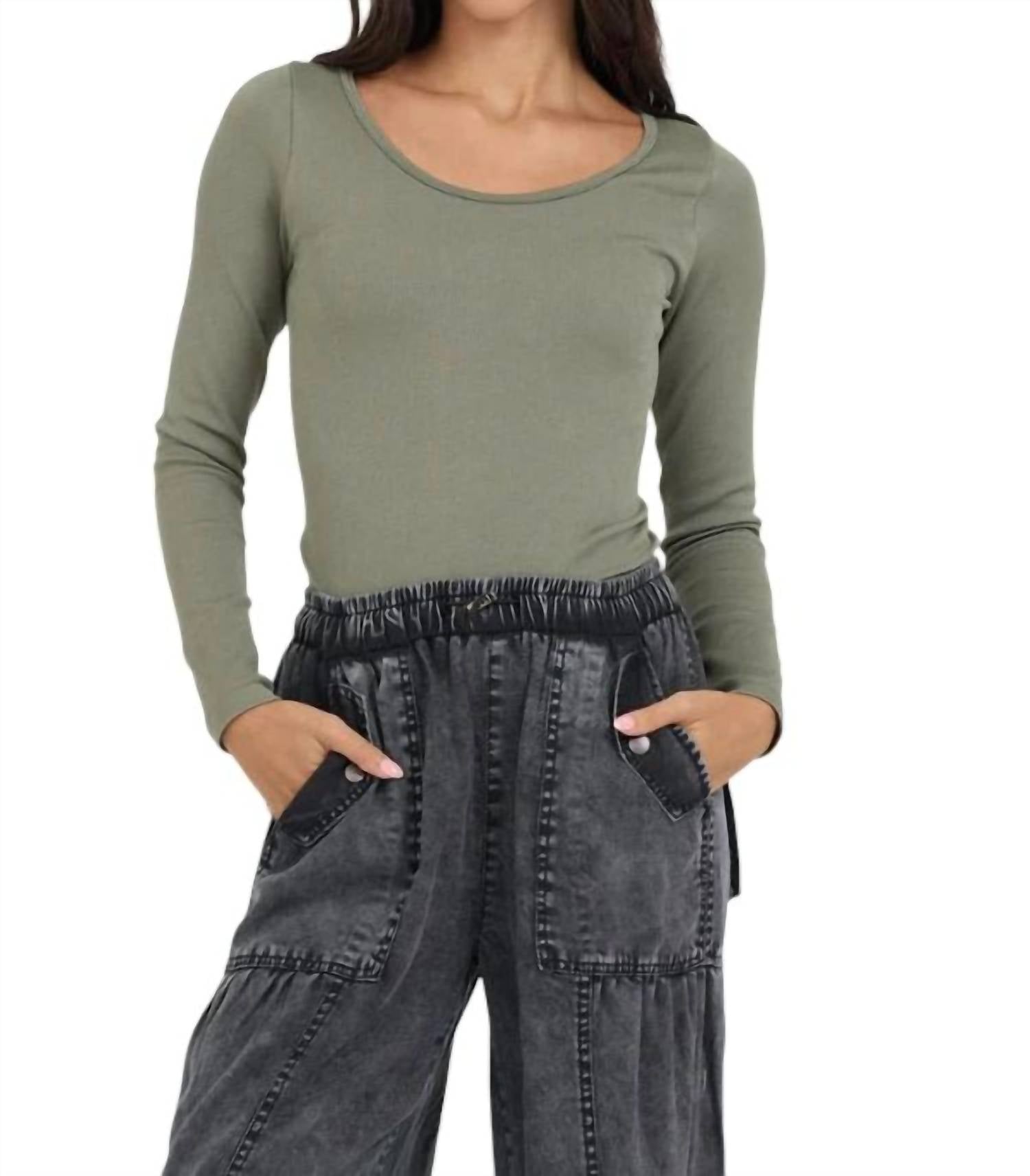 Бесшовный топ с длинными рукавами цвета оливы Vintage Havana, оливковый
Бесшовный топ с длинными рукавами цвета оливы Vintage Havana, оливковый