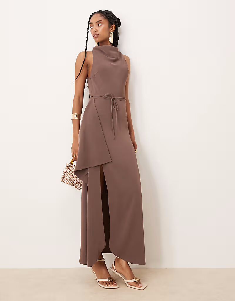 Платье миди с высокой горловиной и драпировкой на юбке шоколадно-коричневого цвета от ASOS DESIGN
Платье миди с высокой горловиной и драпировкой на юбке шоколадно-коричневого цвета от ASOS DESIGN