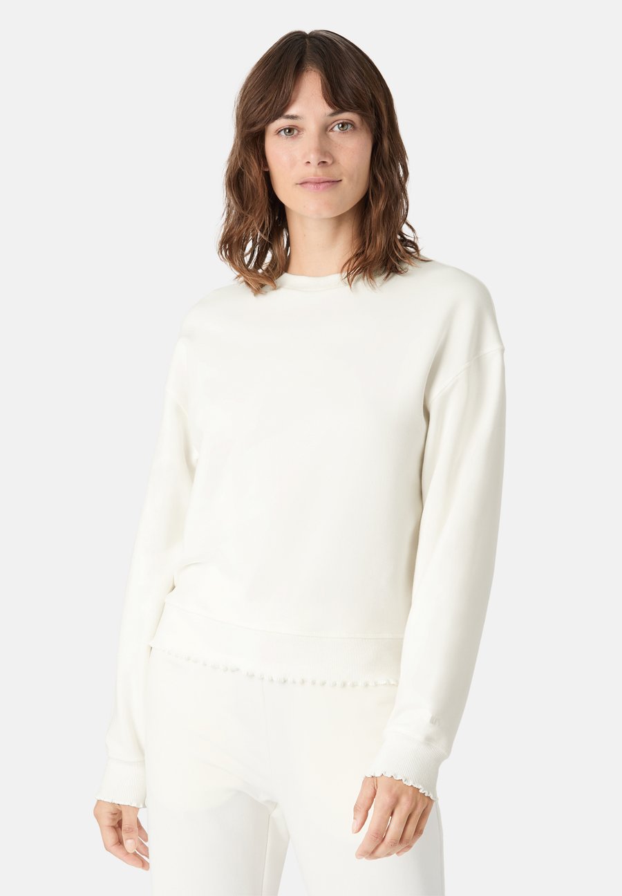 Толстовка Les Lunes BONNIEE FRILLS, Cloud Dancer/Off-White
Толстовка Les Lunes BONNIEE FRILLS, Cloud Dancer/Off-White