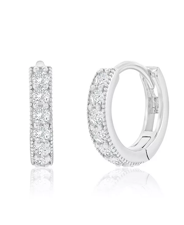 Маленькие серьги-кольца из стерлингового серебра с фианитами диаметром 13 мм Simona, silver
Маленькие серьги-кольца из стерлингового серебра с фианитами диаметром 13 мм Simona, silver