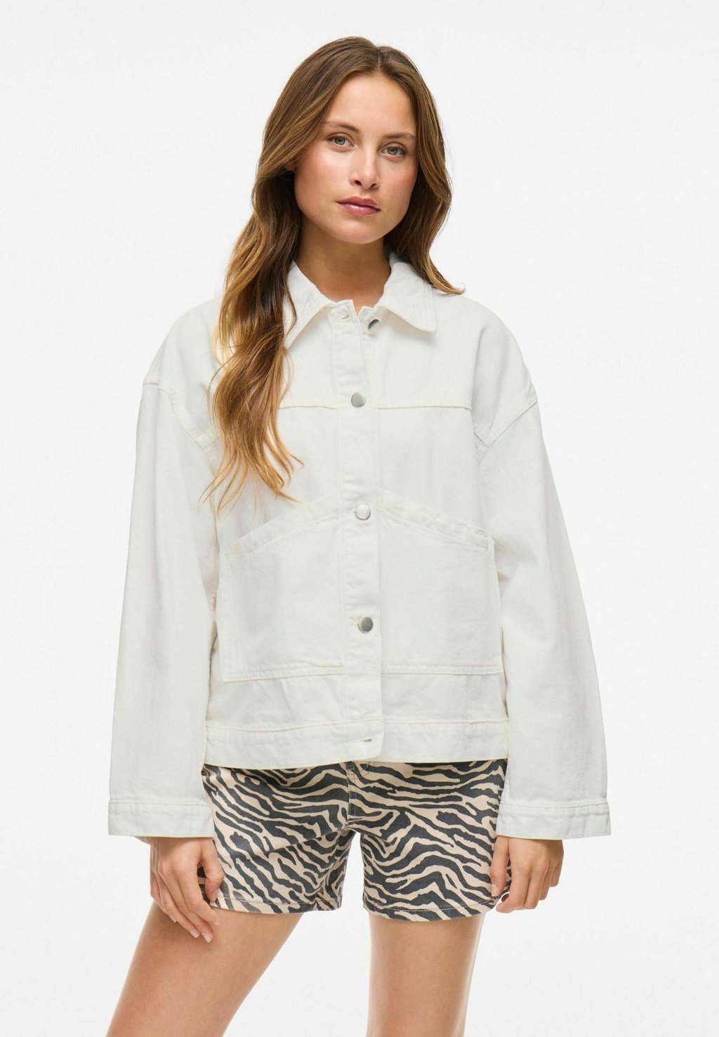 Джинсовая куртка GEKNÖPFTE VILA, белый
Джинсовая куртка GEKNÖPFTE VILA, белый