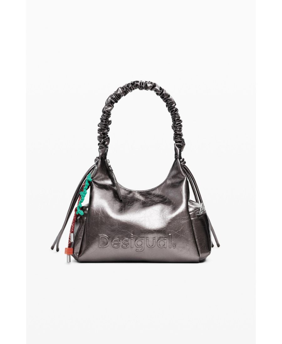 Женская металлизированная сумка среднего размера с 3D-логотипом и присборенной ручкой Desigual, Silver
Женская металлизированная сумка среднего размера с 3D-логотипом и присборенной ручкой Desigual, Silver