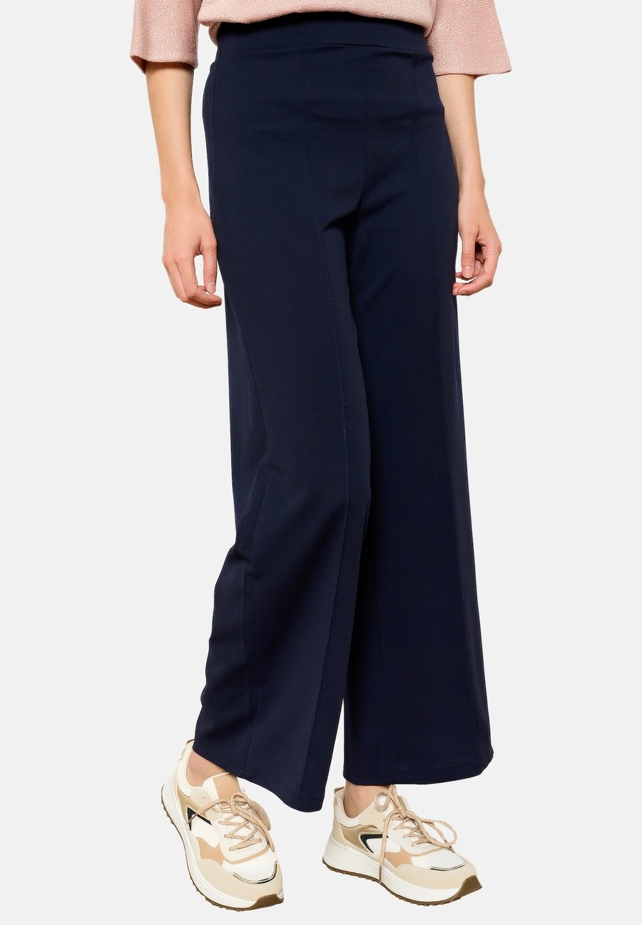 Брюки LolaLiza WIDE, Navy Basic/Dark Blue
Брюки LolaLiza WIDE, Navy Basic/Dark Blue