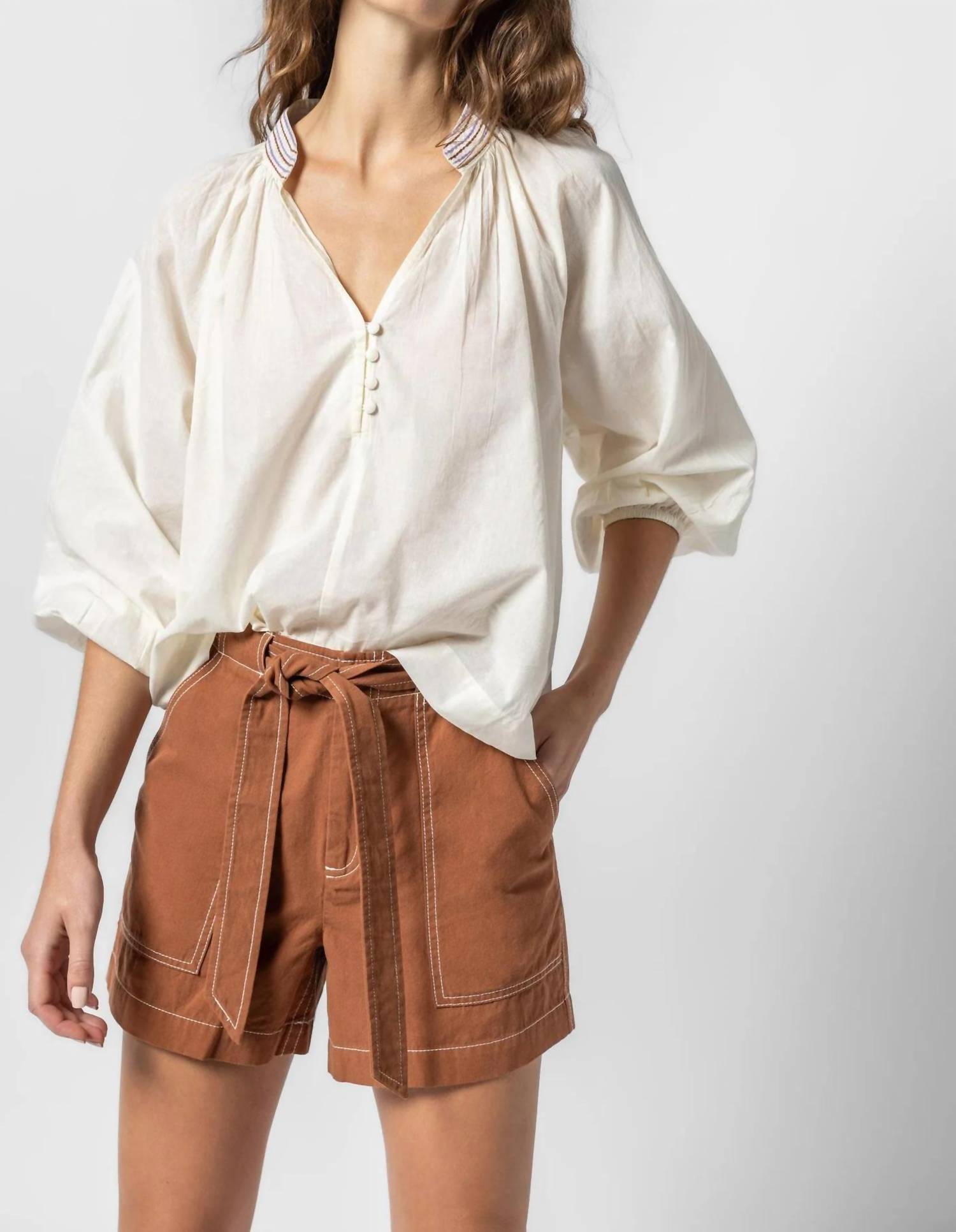 Топ Easy Button Reglan в цвете Ecru Lilla P
Топ Easy Button Reglan в цвете Ecru Lilla P