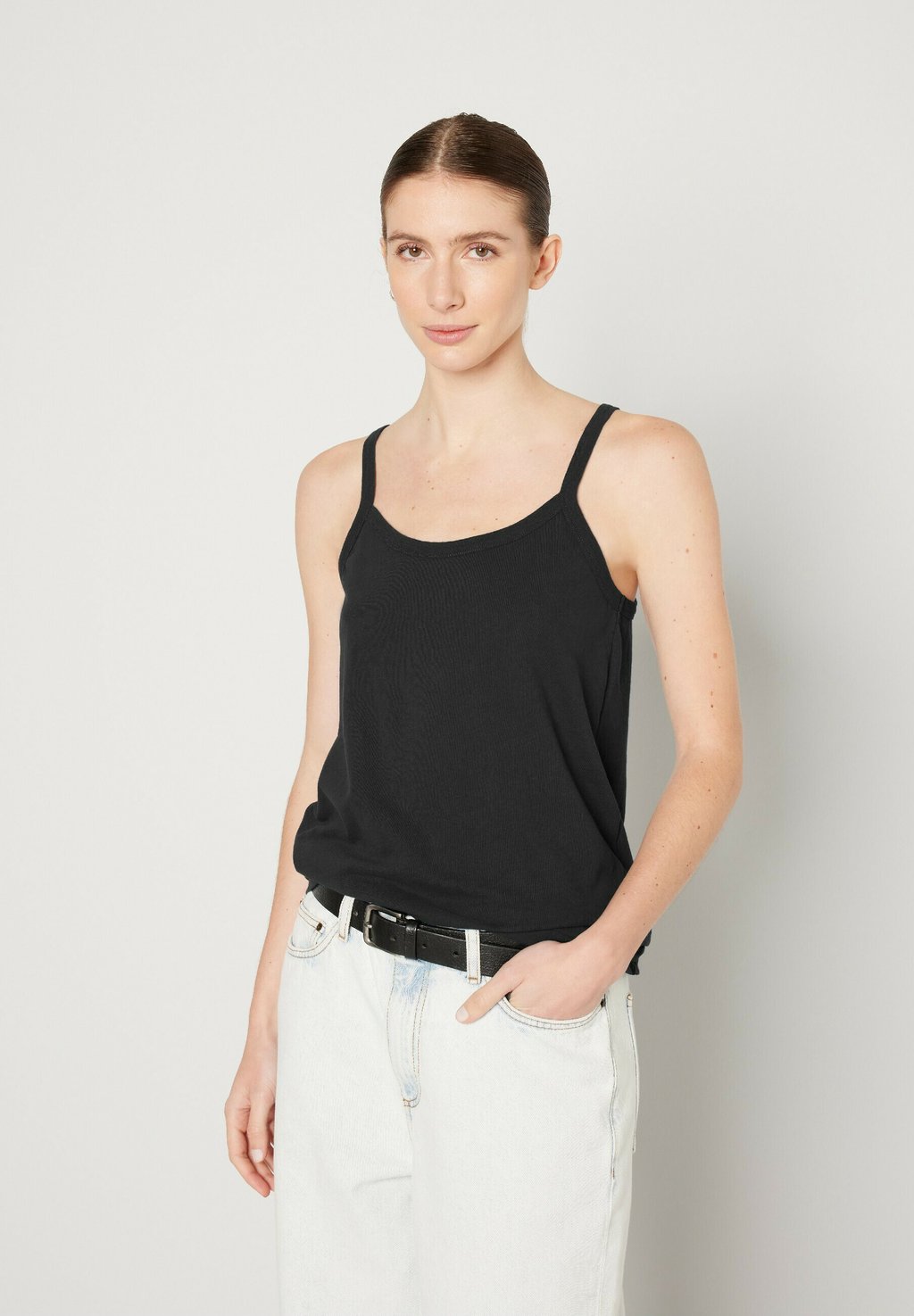 Топ GAMIPY American Vintage, черный
Топ GAMIPY American Vintage, черный