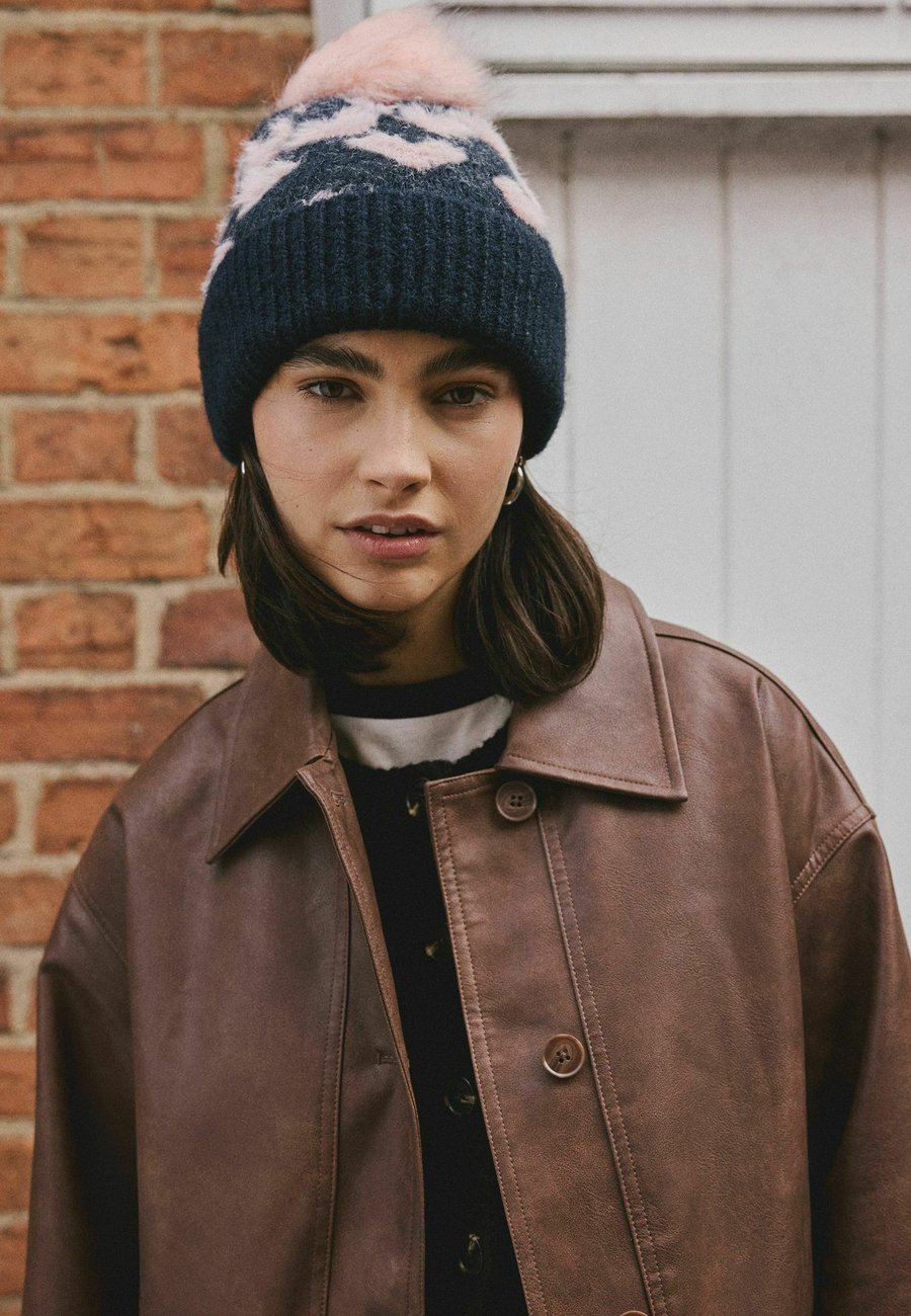 Шапка Next Beanie, Navy Red Hearts/Blue
Шапка Next Beanie, Navy Red Hearts/Blue