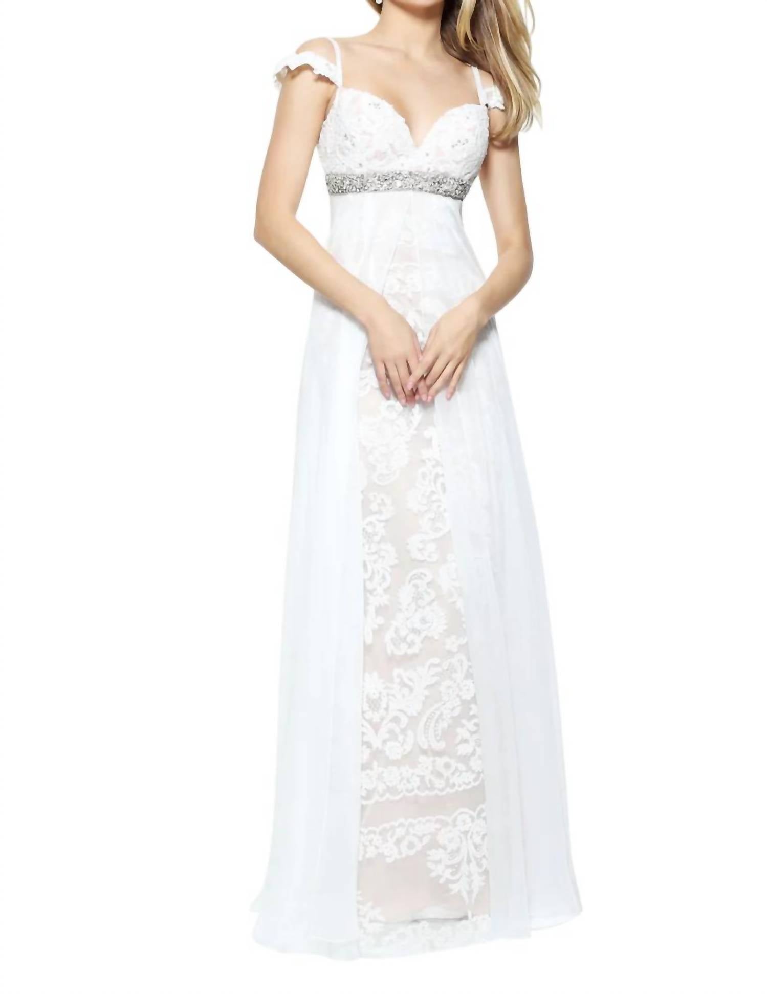 Платье для выпускного с завышенной талией в цвете слоновой кости/телесного цвета Sherri Hill
Платье для выпускного с завышенной талией в цвете слоновой кости/телесного цвета Sherri Hill