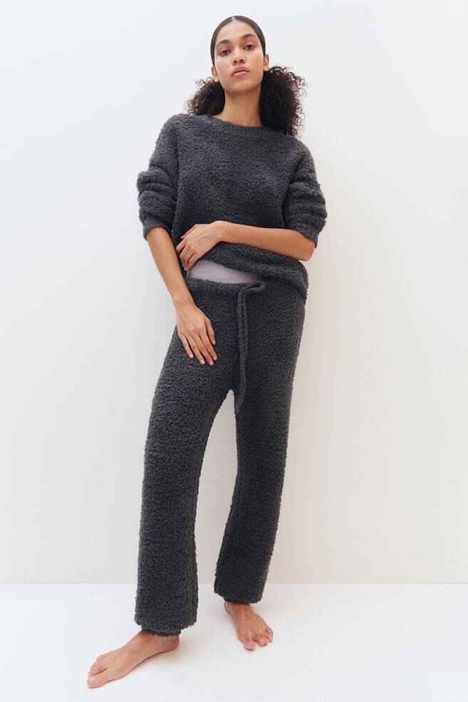 Пушистые спортивные штаны H&M, серый
Пушистые спортивные штаны H&M, серый