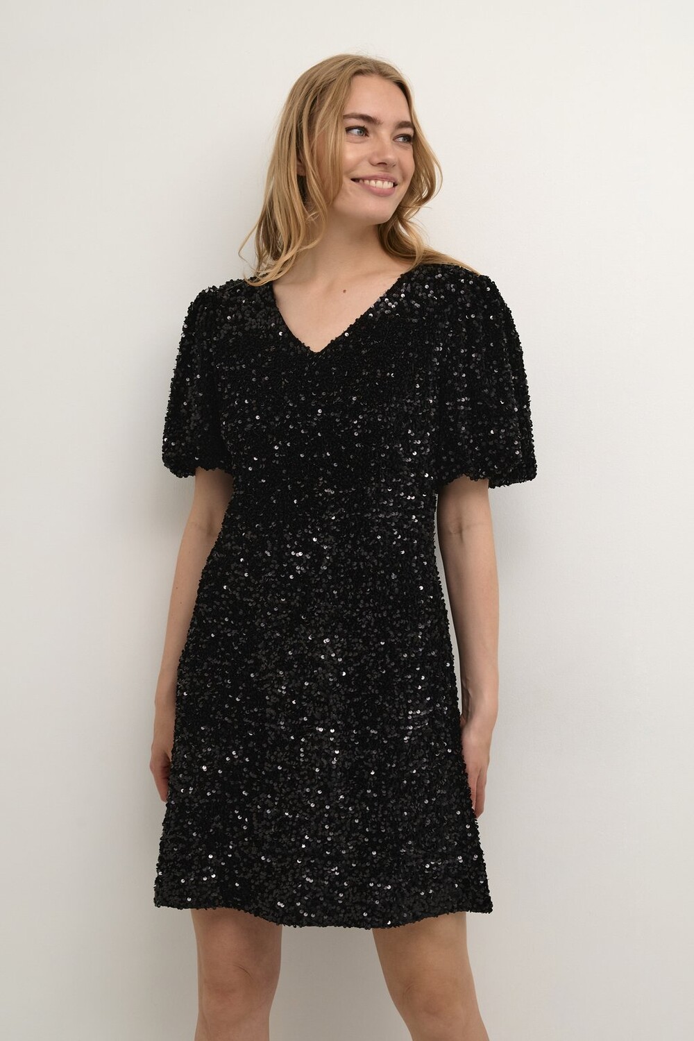 Коктейльное/праздничное платье CRLOUISE GLITTER Cream, цвет pitch black
Коктейльное/праздничное платье CRLOUISE GLITTER Cream, цвет pitch black