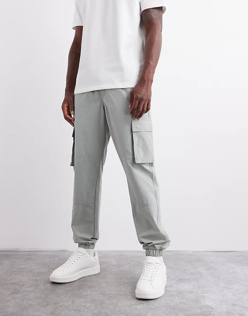 ONLY & SONS Зауженный технологичный карго светло-серого цвета
ONLY & SONS Зауженный технологичный карго светло-серого цвета